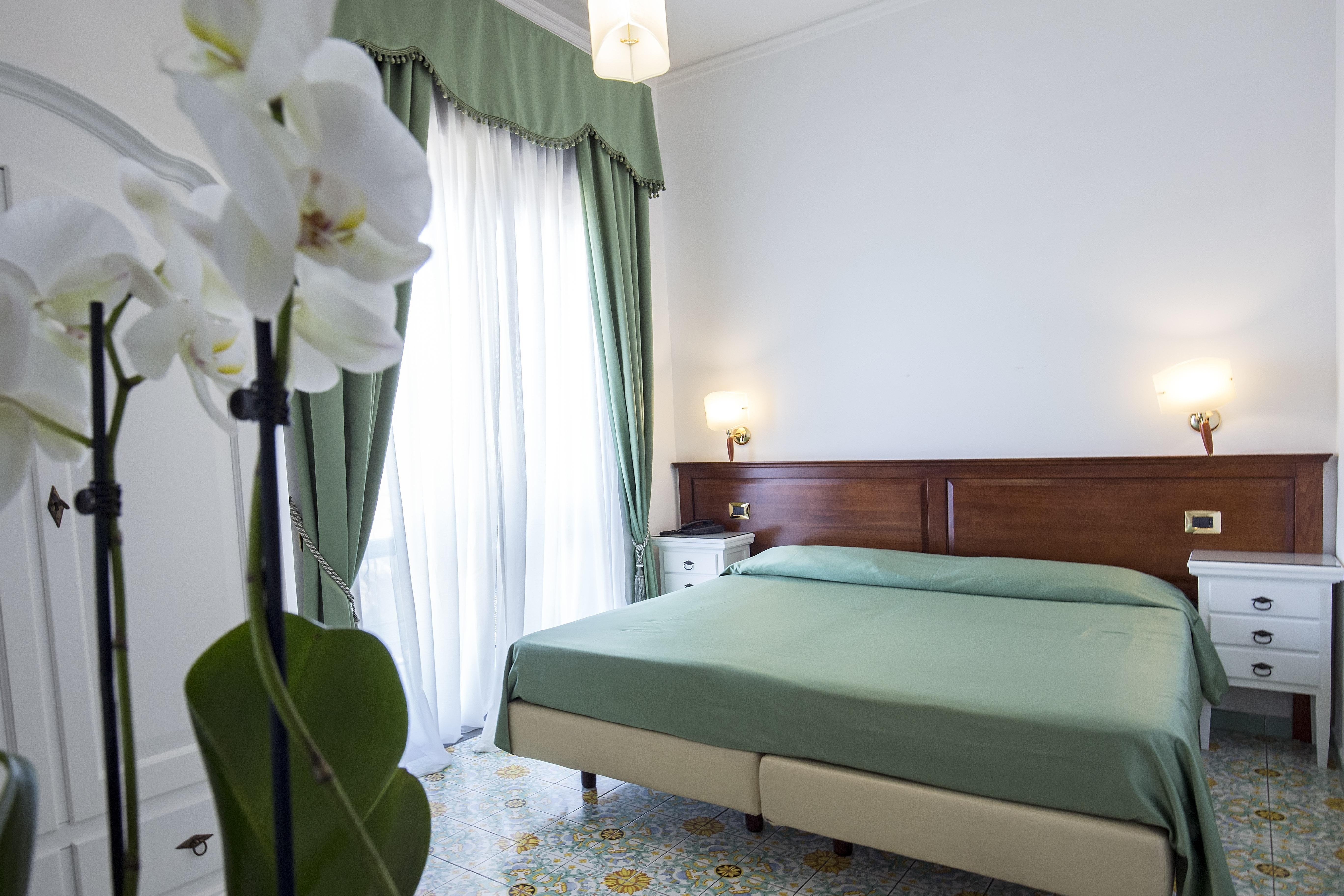 La Panoramica Hotel Кастелламмаре-ди-Стабия Экстерьер фото