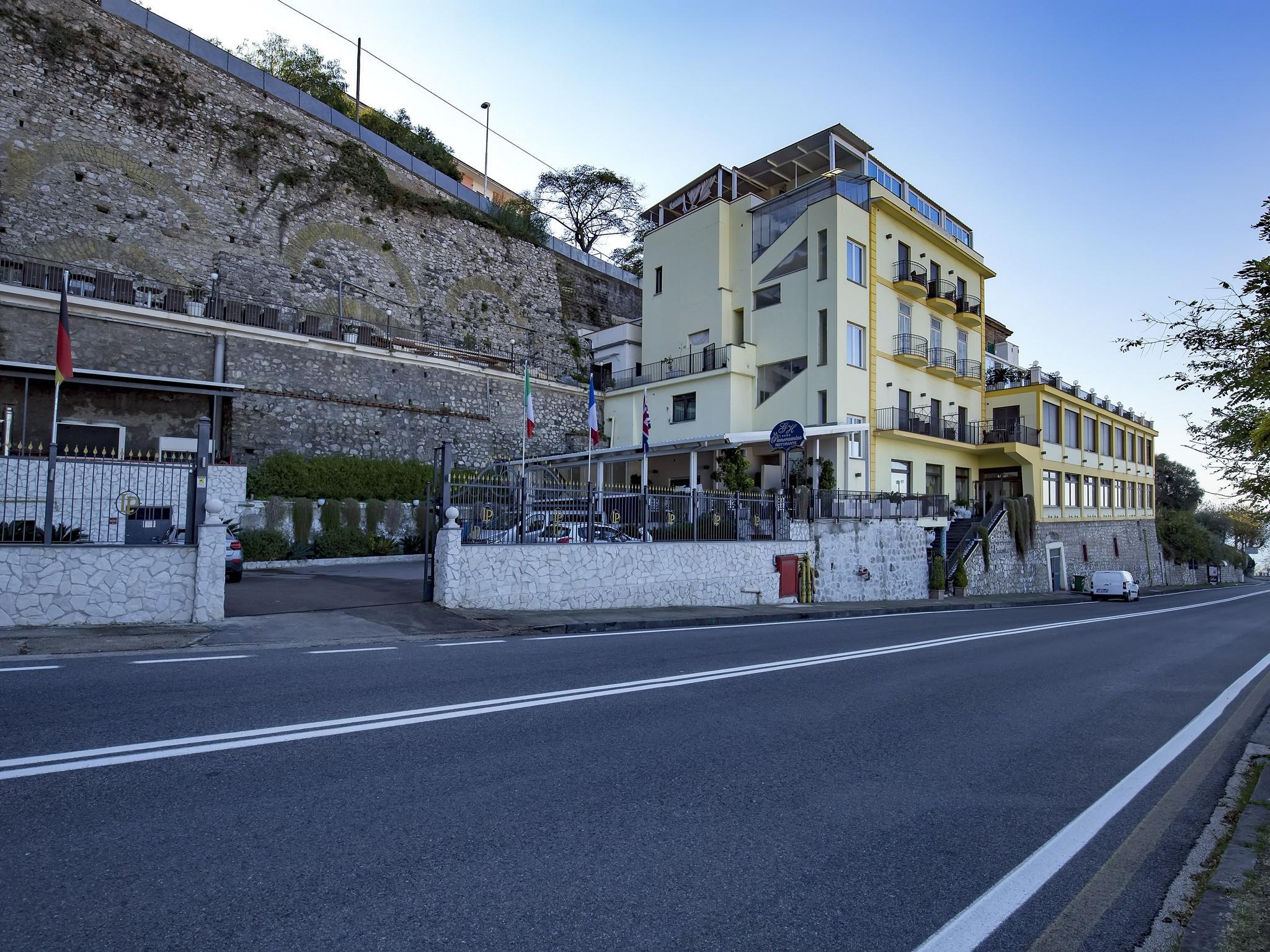 La Panoramica Hotel Кастелламмаре-ди-Стабия Экстерьер фото