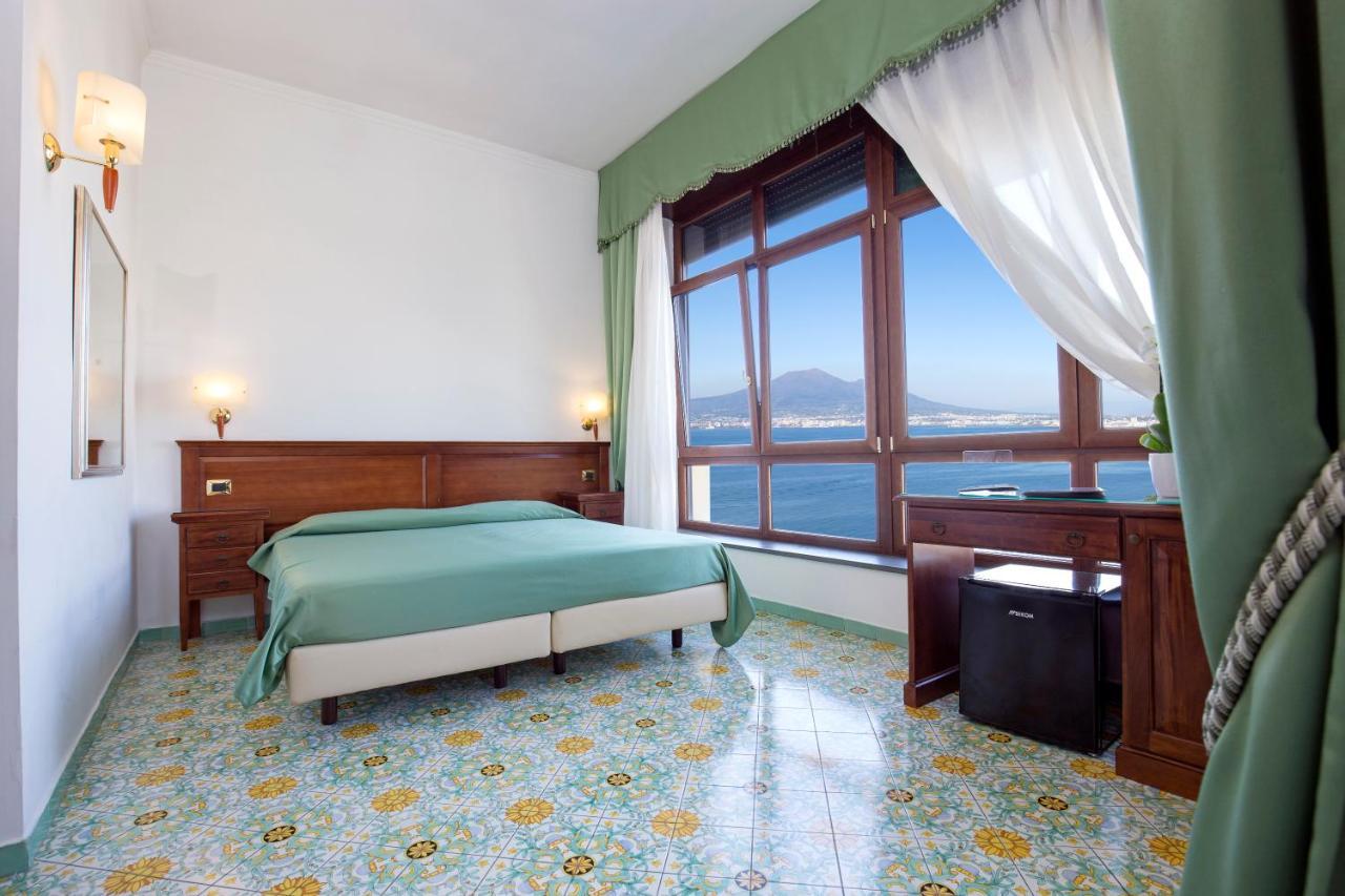 La Panoramica Hotel Кастелламмаре-ди-Стабия Экстерьер фото