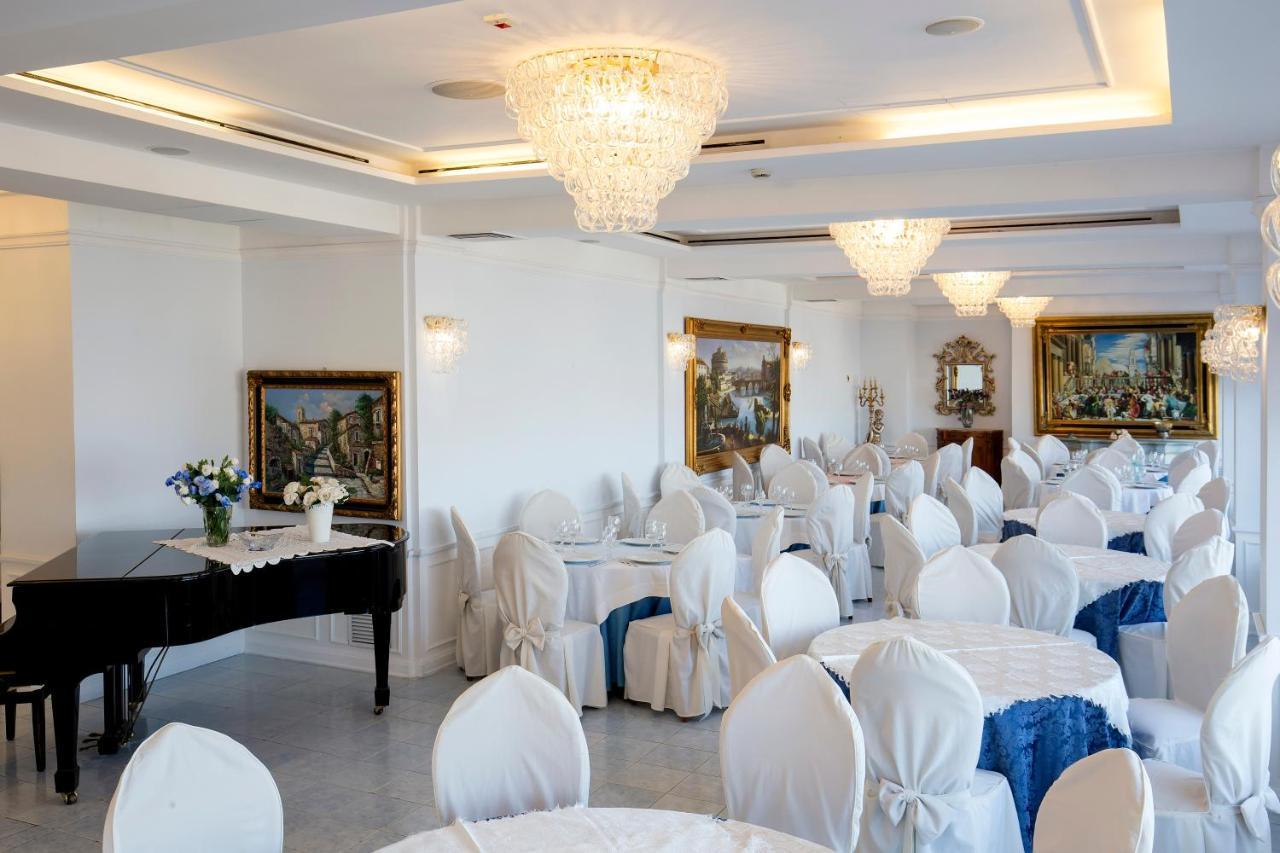 La Panoramica Hotel Кастелламмаре-ди-Стабия Экстерьер фото